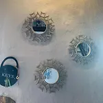וילה Charming In With Private Pool