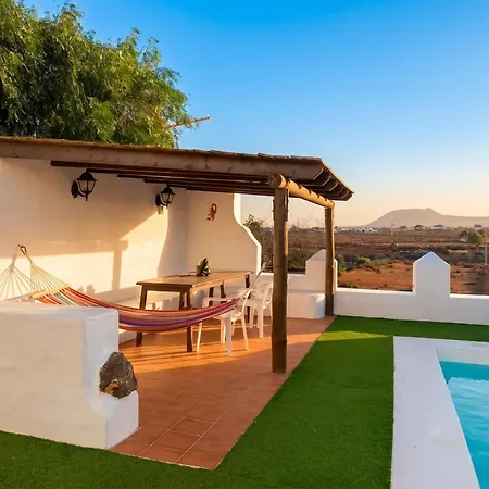 Charming In With Private Pool Willa