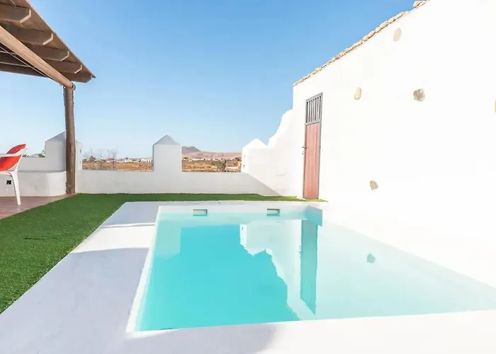 Willa Charming In With Private Pool