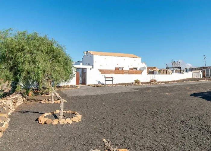 Charming In With Private Pool Willa